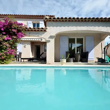 Guest house L'hacienda, Haut De , Une Chambre Avec Salle De Bain Et Toilettes Wc Privative *