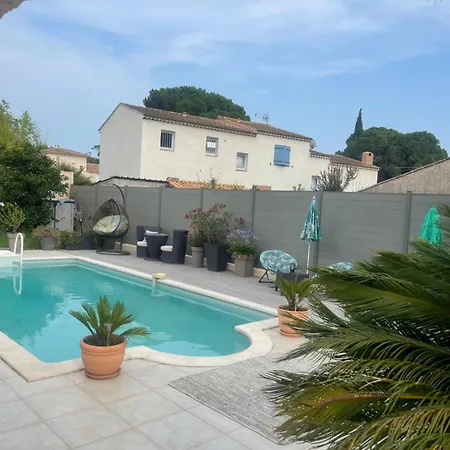 L'hacienda, Haut De , Une Chambre Avec Salle De Bain Et Toilettes Wc Privative